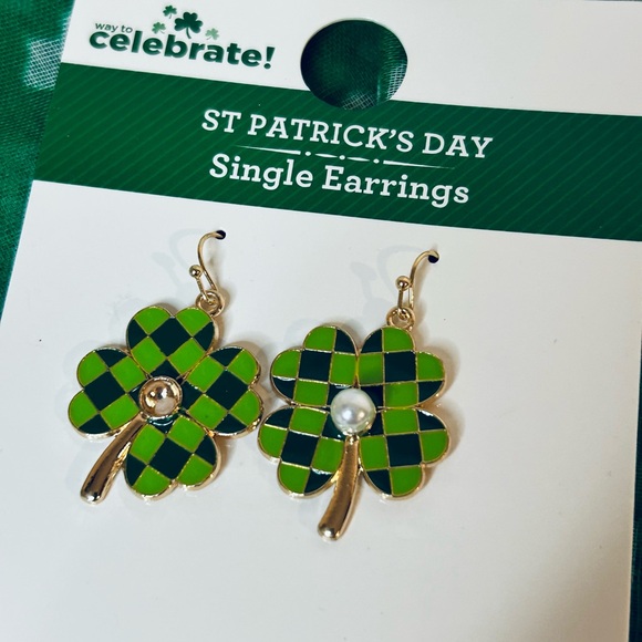 St. Patrick’s Day Shamrock Lucky Jewelry Lot vintage pins, earrings, scarf - Picture 2 of 9